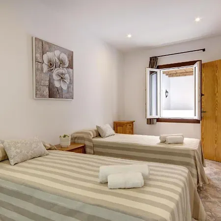Ferienhaus Fuer 8 Personen Ca 150 Qm In Ciutadella, Menorca Westkueste Von Menorca Сasa de vacaciones